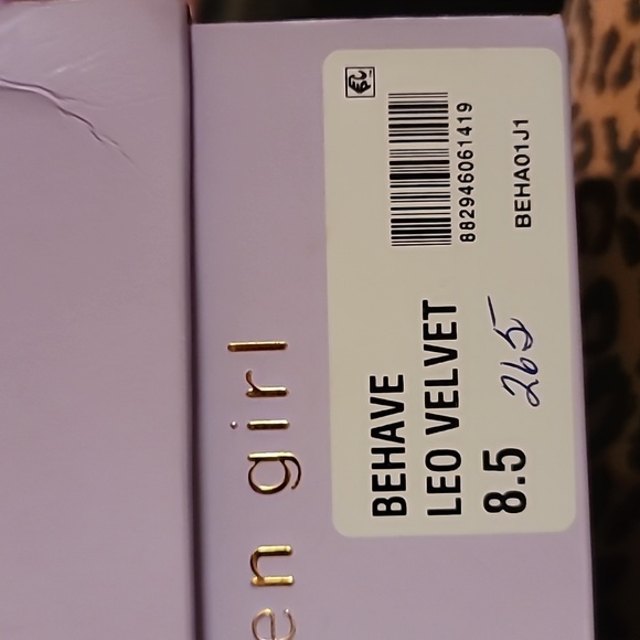 Madden Girl - Picture 6 of 6